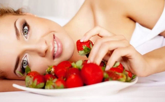 Strawberries for healthy eyes